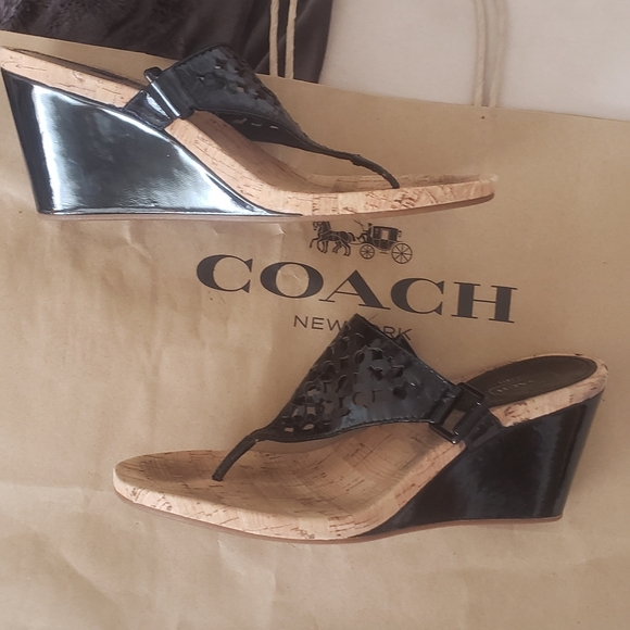 💫 COACH: Black Brookk OP Art Patent Signature Logo Wedge - Picture 2 of 5